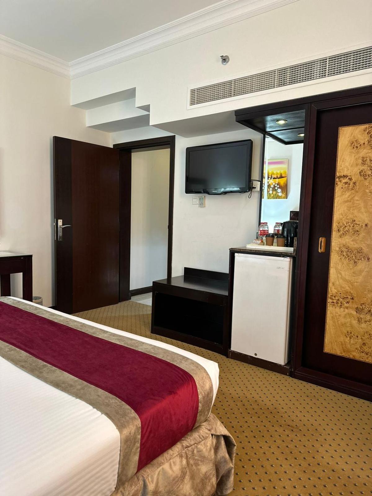 Caesar Hotel Muscat Eksteriør bilde