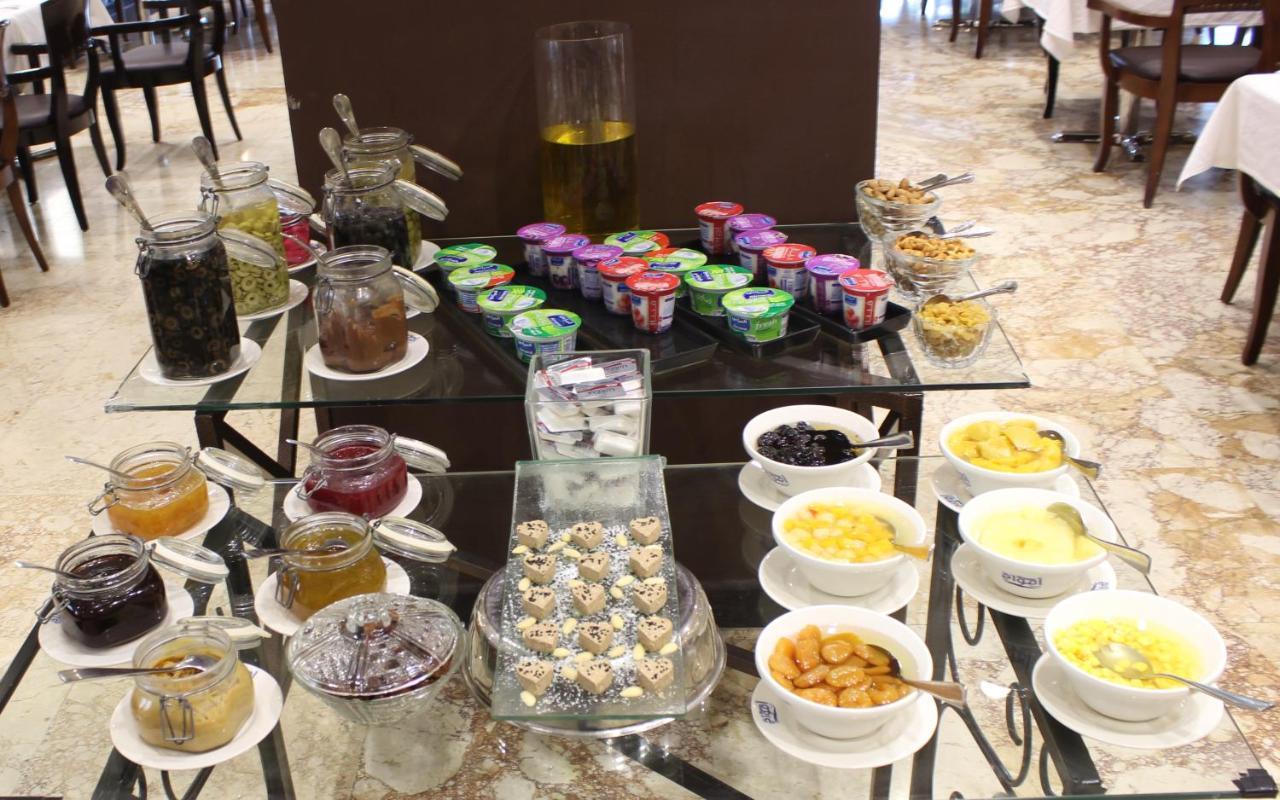 Caesar Hotel Muscat Eksteriør bilde